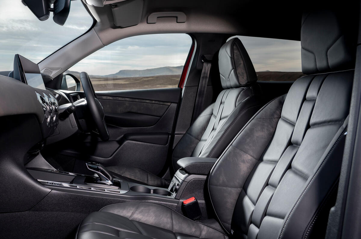 DS3 2025 Review front seats 53 DS3 2025 Review front seats 53