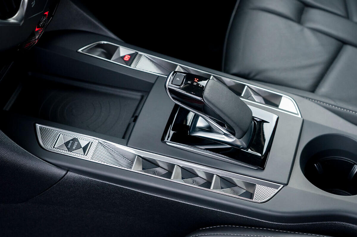 ds3 review 2024 11 centre console