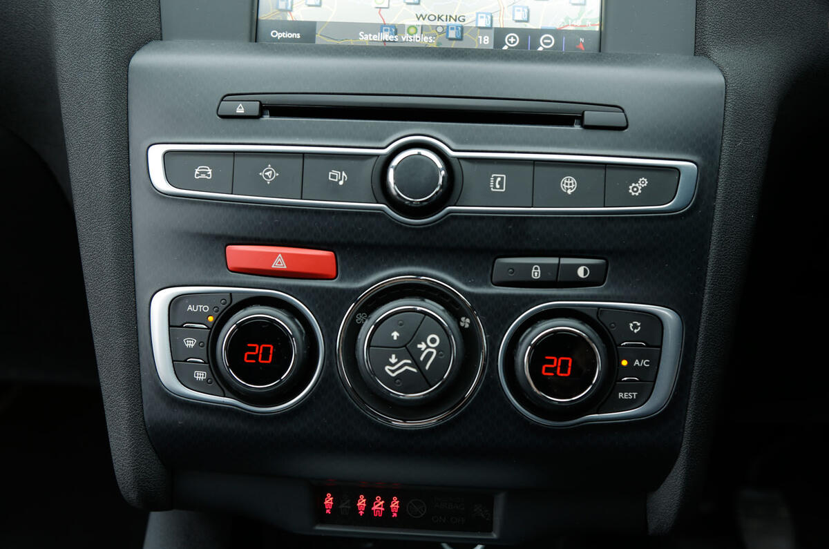 Climate control switchgear in the DS 4 Crossback