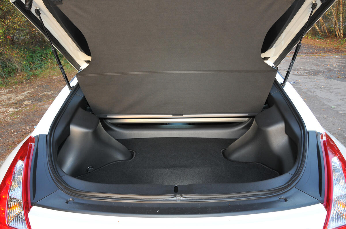 Nissan 370Z Nismo boot space