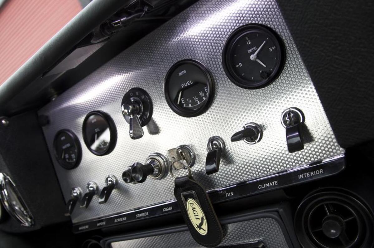 Eagle E-type GT Coupé switchgear
