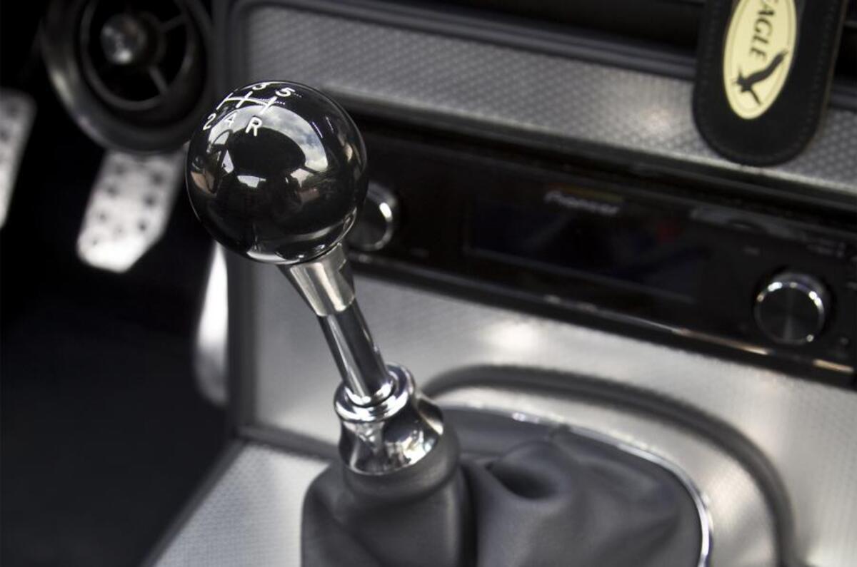 Eagle E-type GT Coupé gearstick