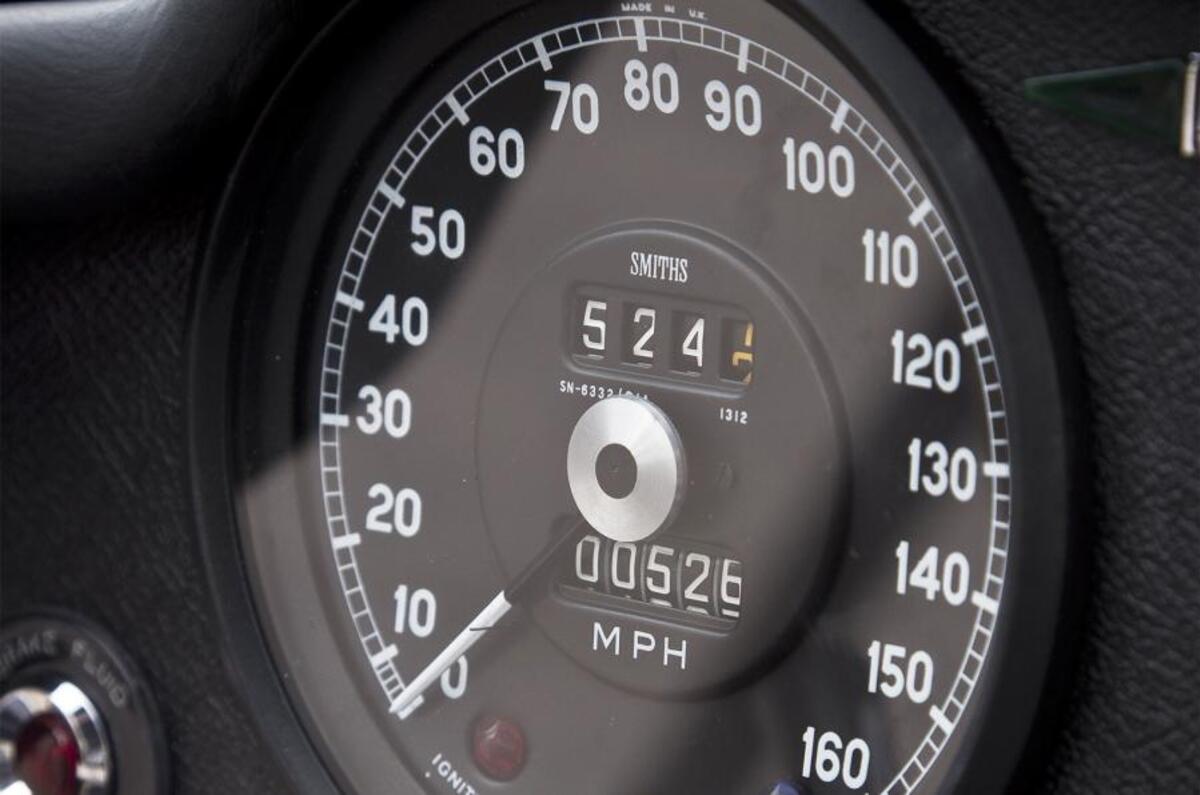 Eagle E-type GT Coupé speedometer