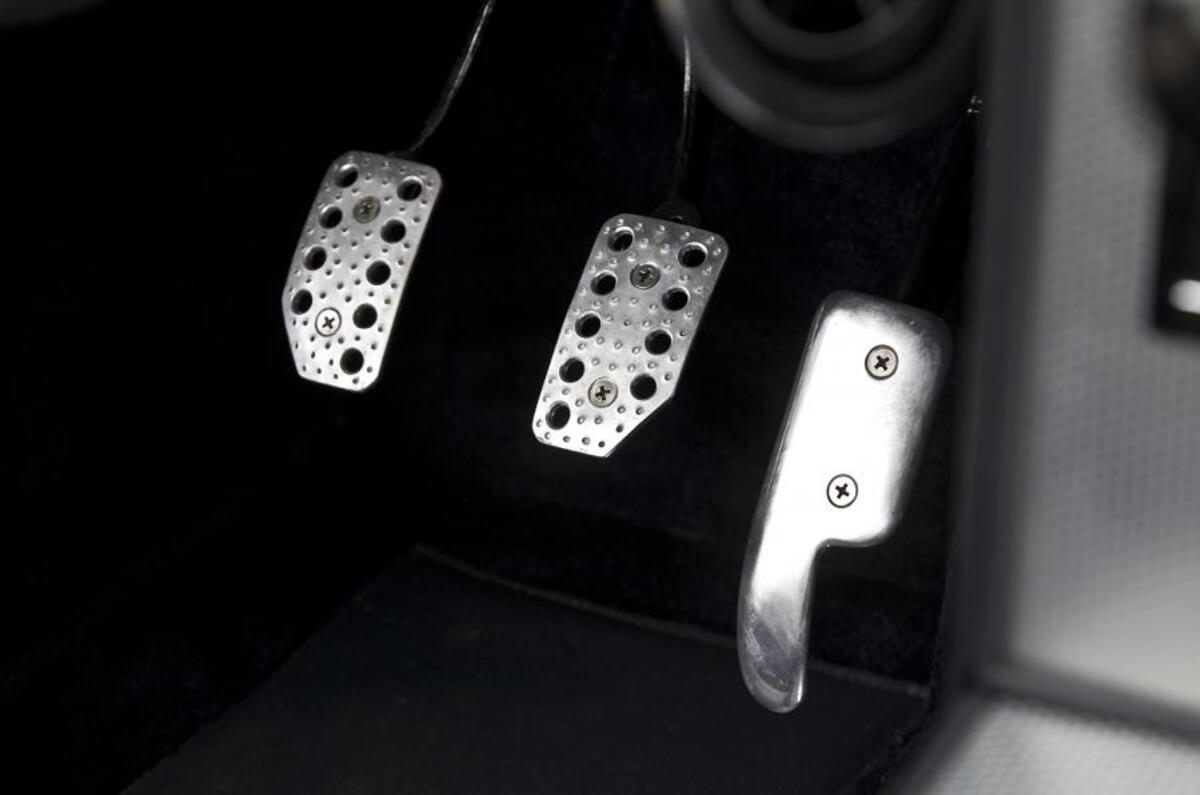 E-type GT Coupé aluminium pedals