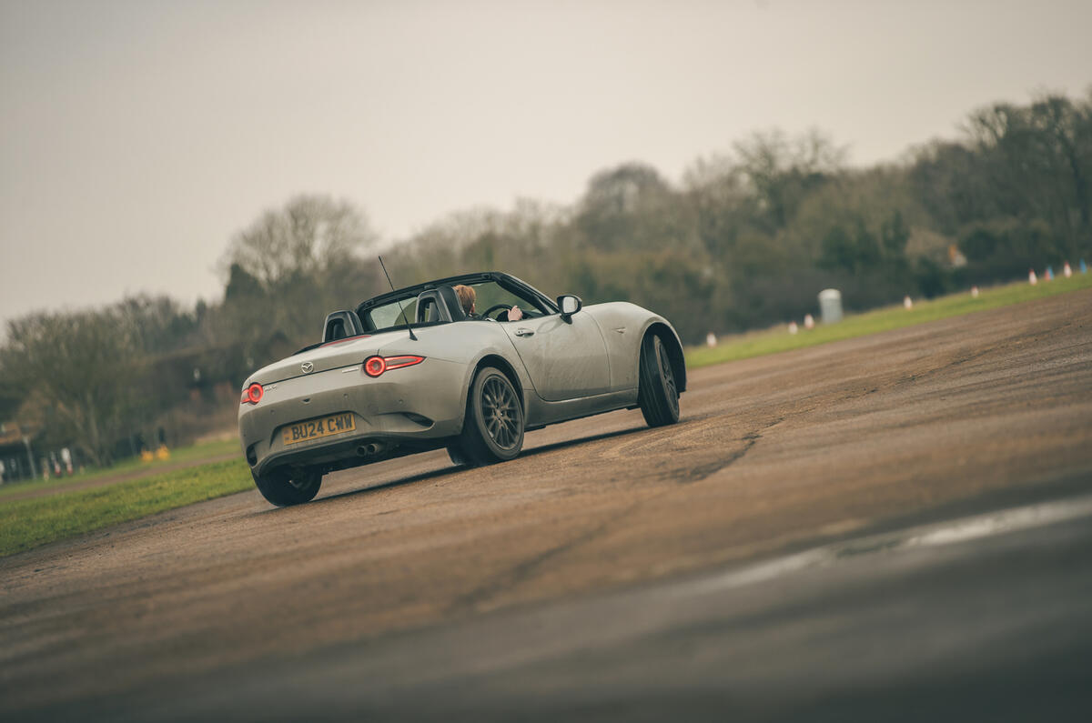 electrogenics mazda mx5 2025 jh 19 1600x1067 25a907b9 7a73 4fe7 a0d8 a4502dc63b1c (1)