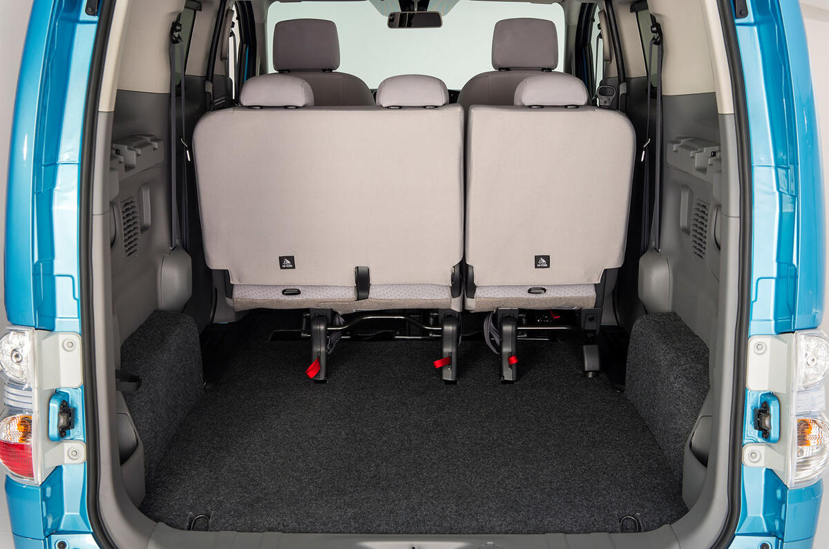 Nissan e-NV200 boot space
