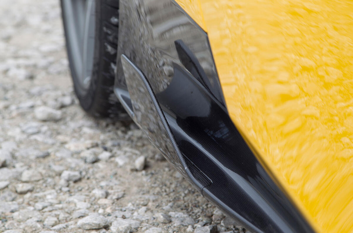 Ferrari 458 Speciale rear fins