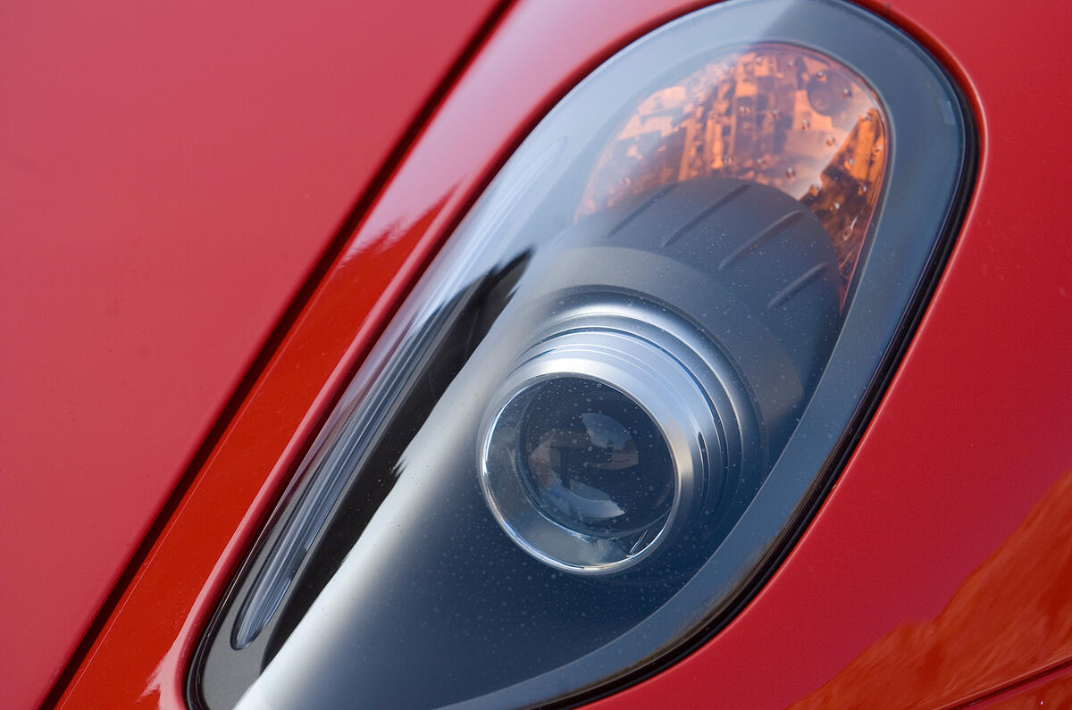 Ferrari 599 GTB xenon headlights