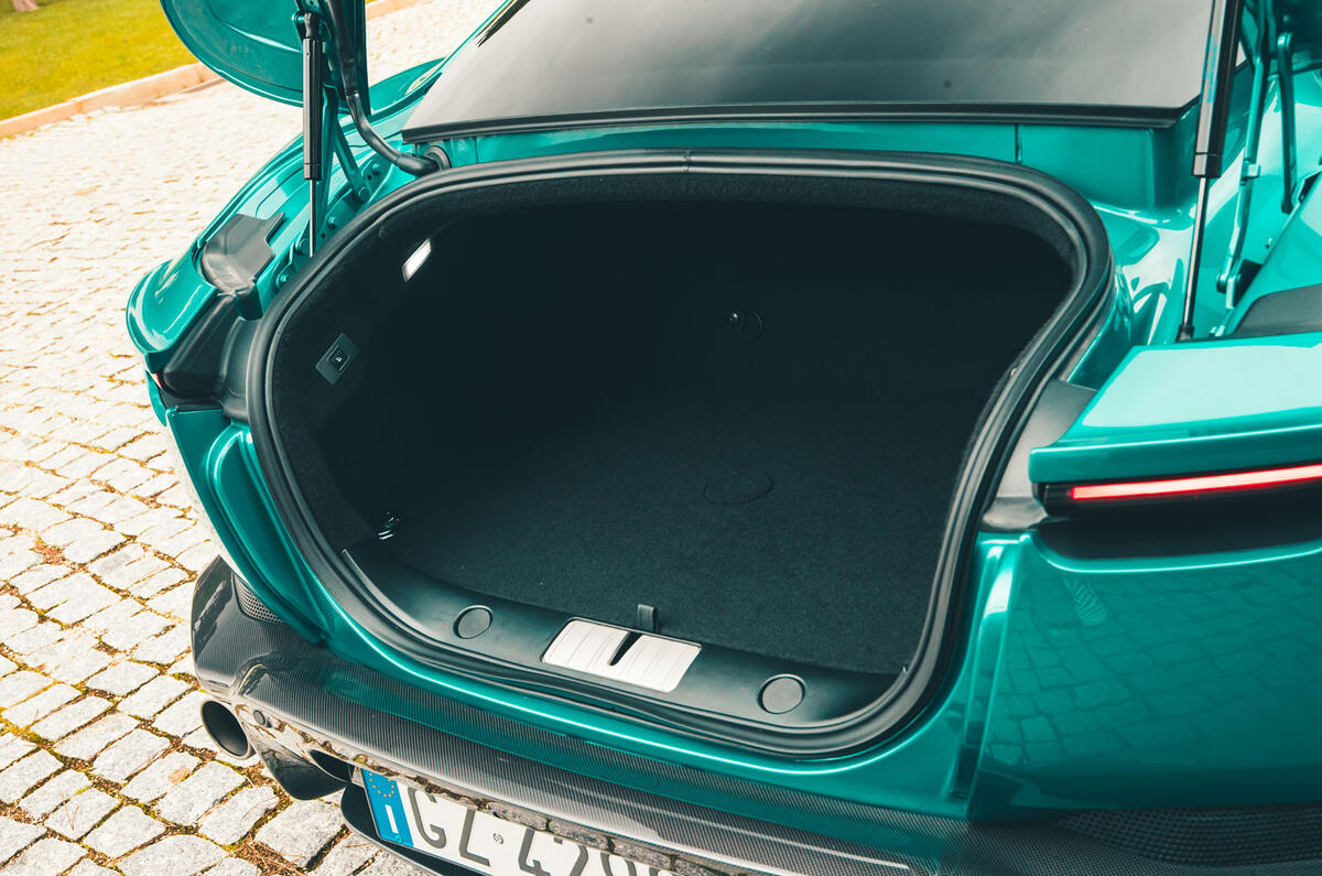 Ferrari Amafi review 2025 092