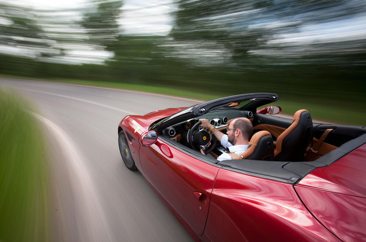 Grand tourer Ferrari California T