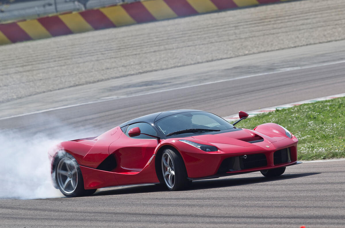 Ferrari LaFerrari oversteering