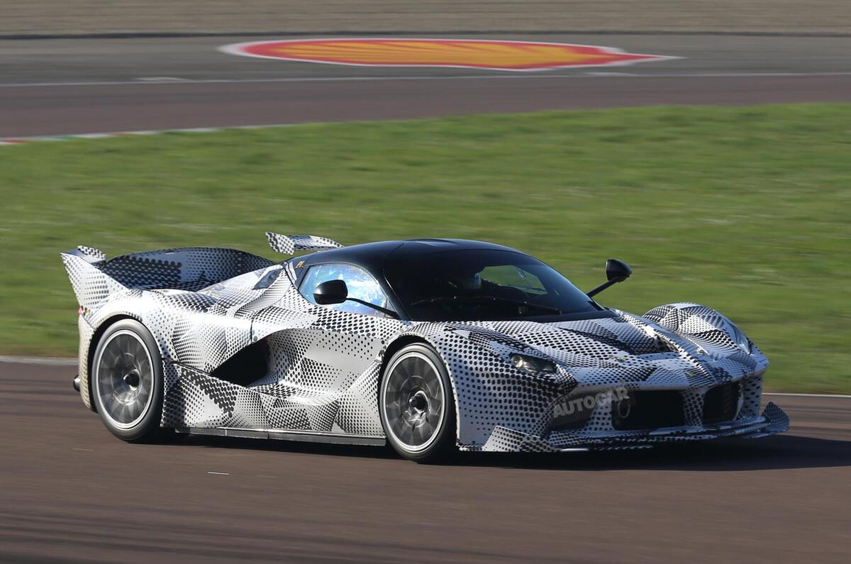 Hard-core LaFerrari XX spotted testing ahead of 2015 launch