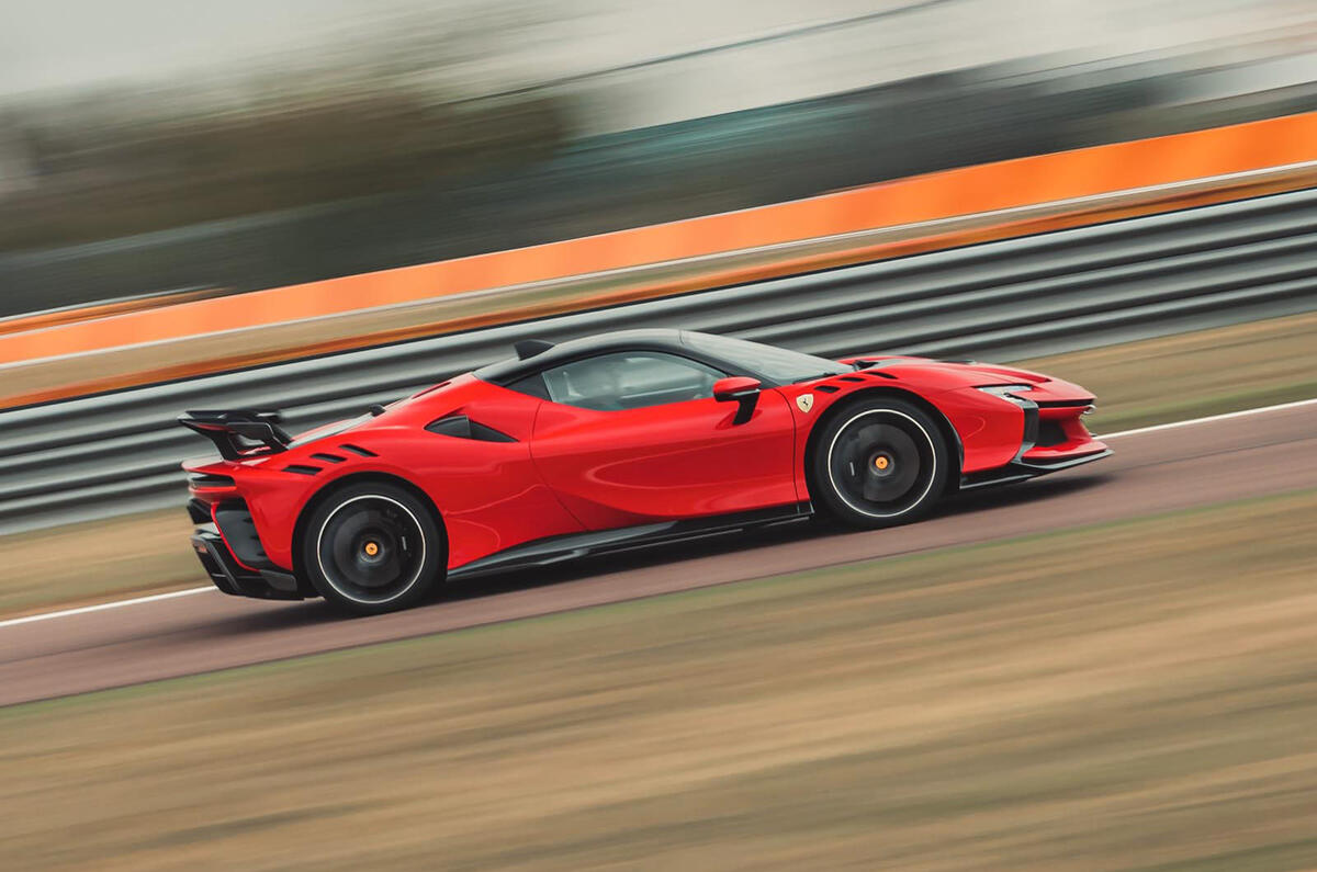 ferrari sf90 xx stradale 2023 02 panning side ferrari sf90 xx stradale 2023 02 panning side