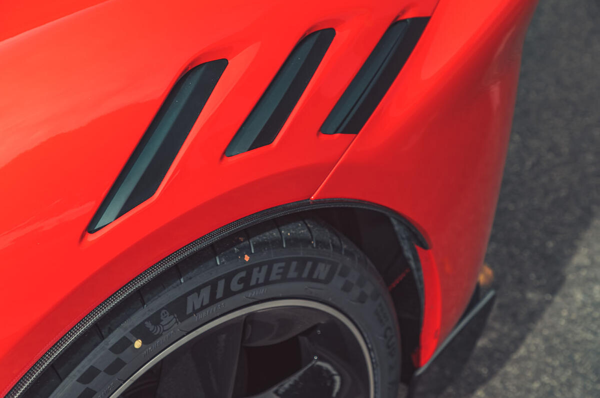 ferrari sf90 xx stradale 2023 13 air vents ferrari sf90 xx stradale 2023 13 air vents