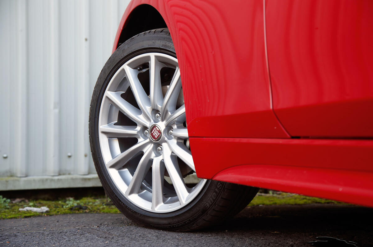 Fiat 124 Spider alloy wheels