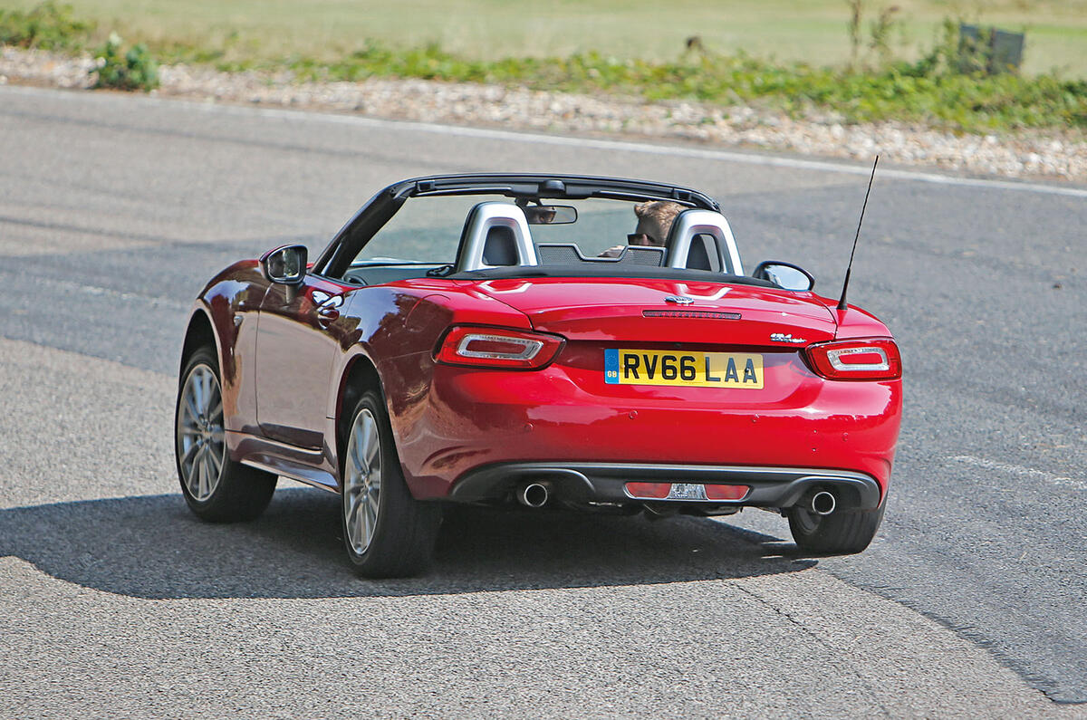 Fiat 124 Spider rear cornering