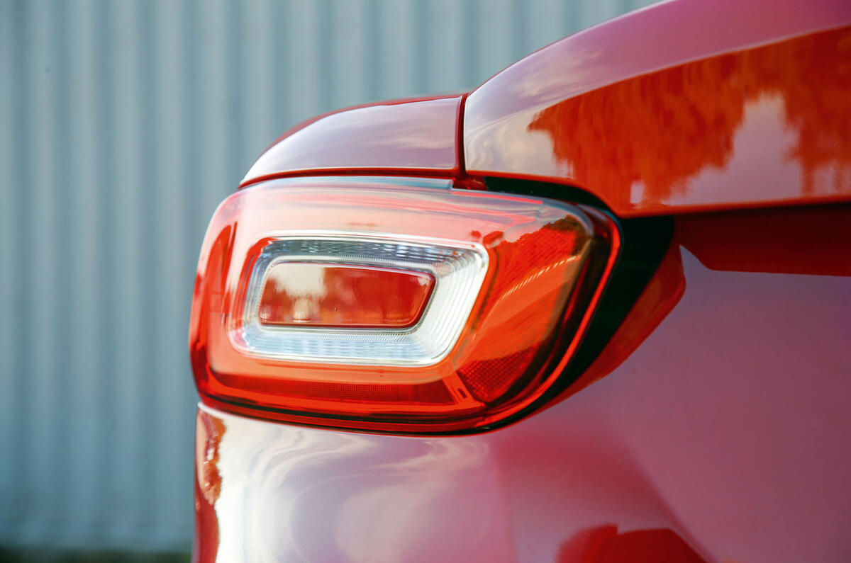 Fiat 124 Spider rear lights