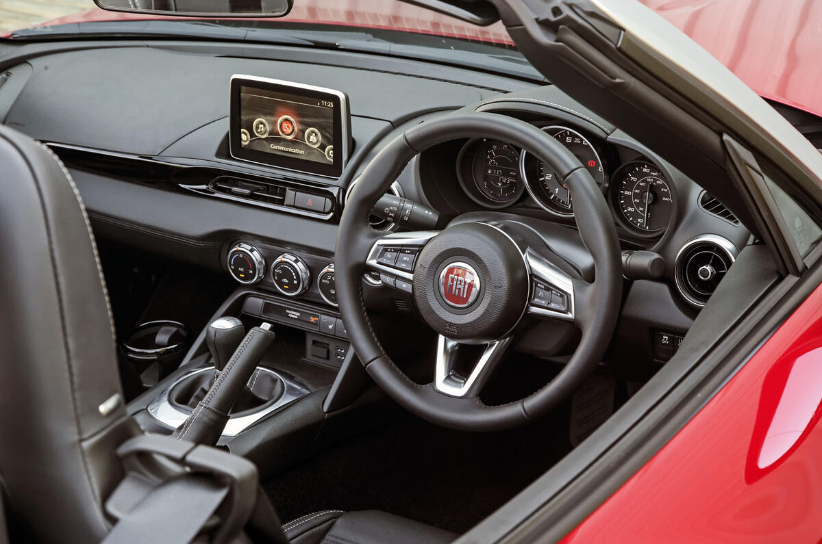 Fiat 124 Spider steering wheel