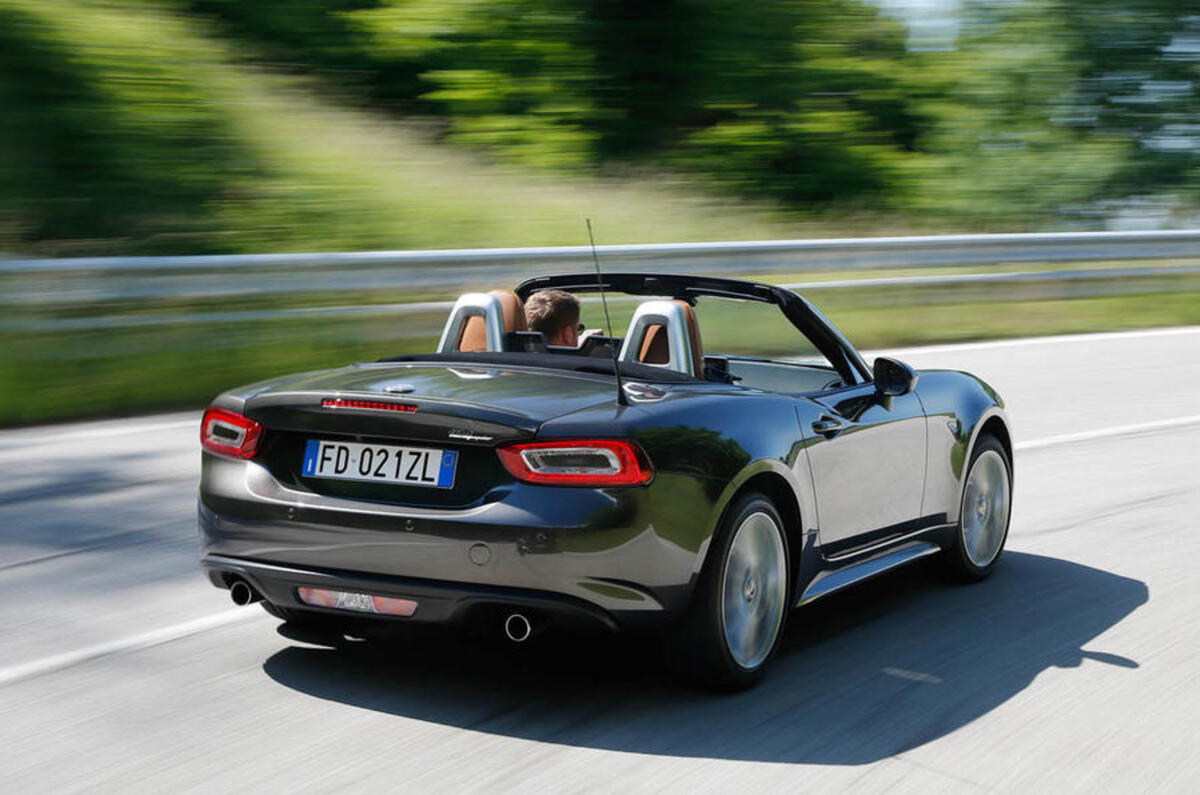 Fiat 124 Spider rear
