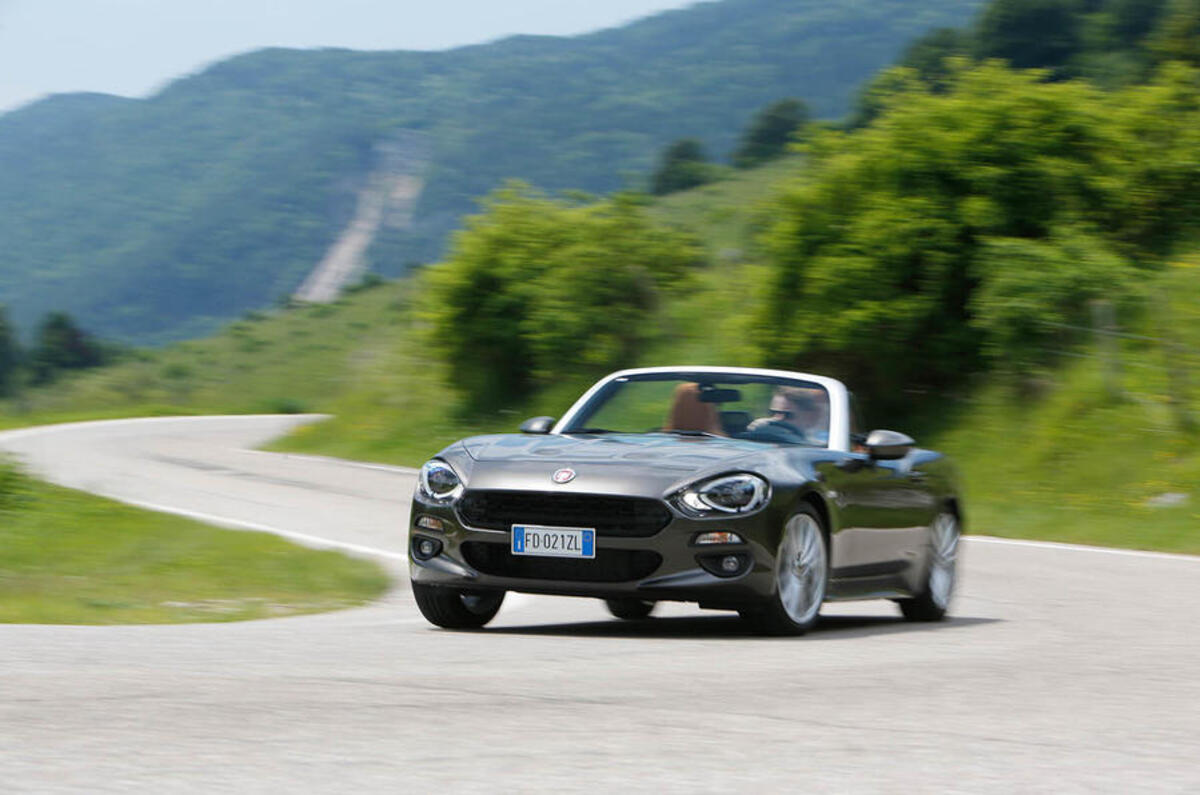 Fiat 124 Spider cornering