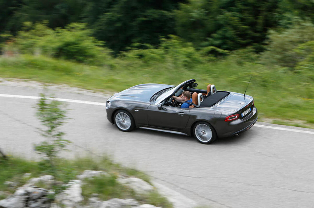 Fiat 124 Spider rear cornering