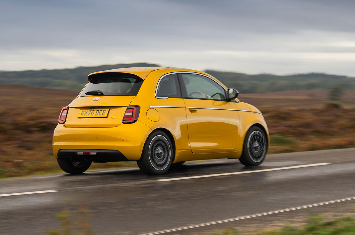 Fiat 500 Hybrid 2026 058