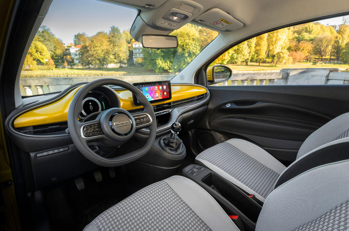 Fiat 500 Hybrid review 2025 006