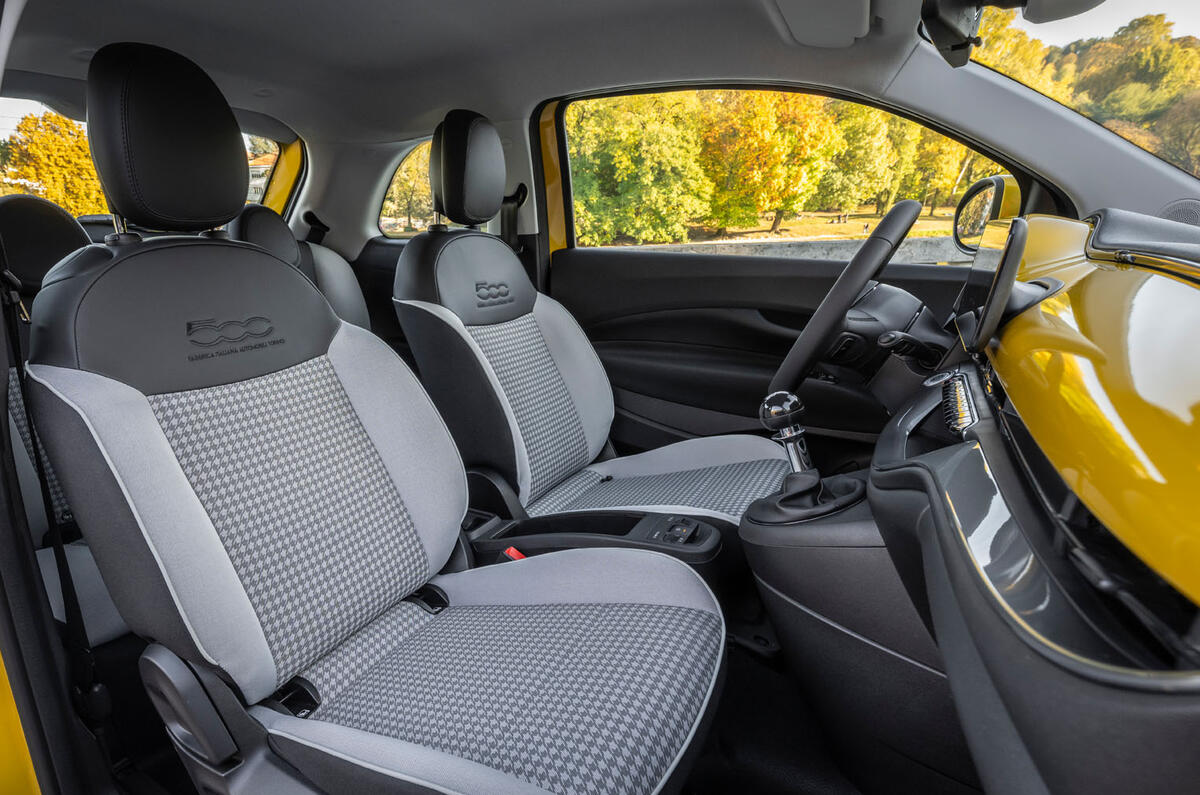 Fiat 500 Hybrid review 2025 008