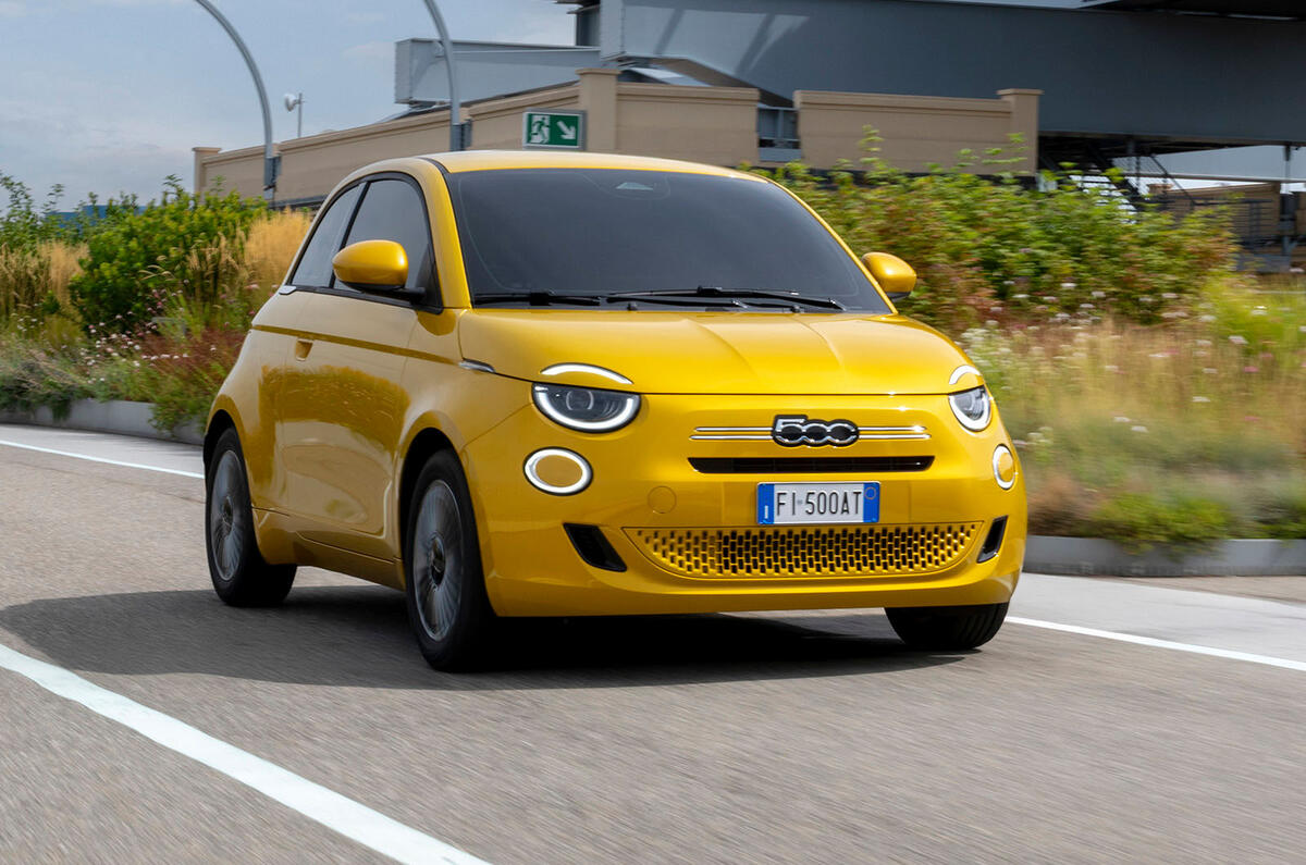 Fiat 500 Hybrid review 2025 010