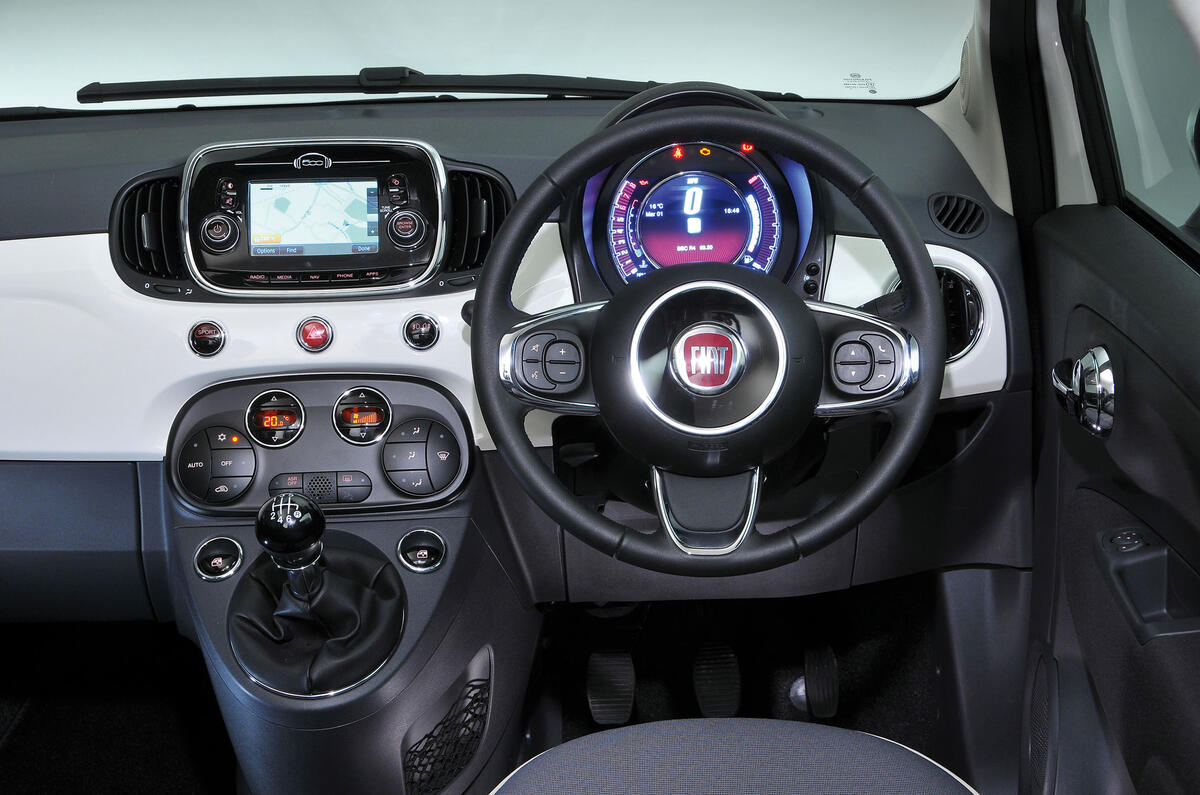 Fiat 500C dashboard