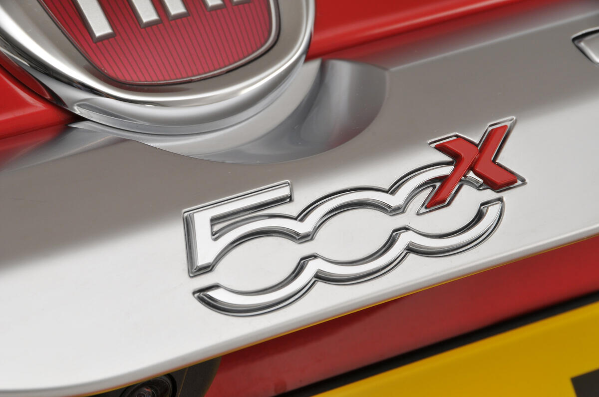 Fiat 500X badging