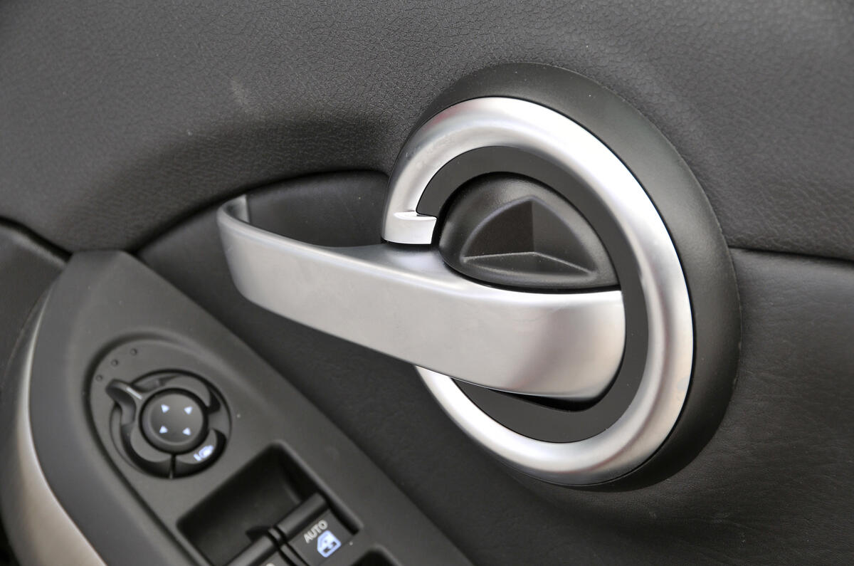 Fiat 500X chrome door handle