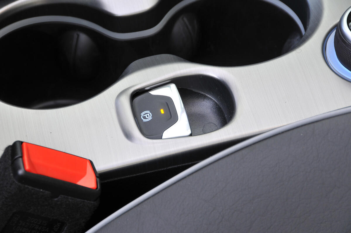 Fiat 500X electronic parking brake