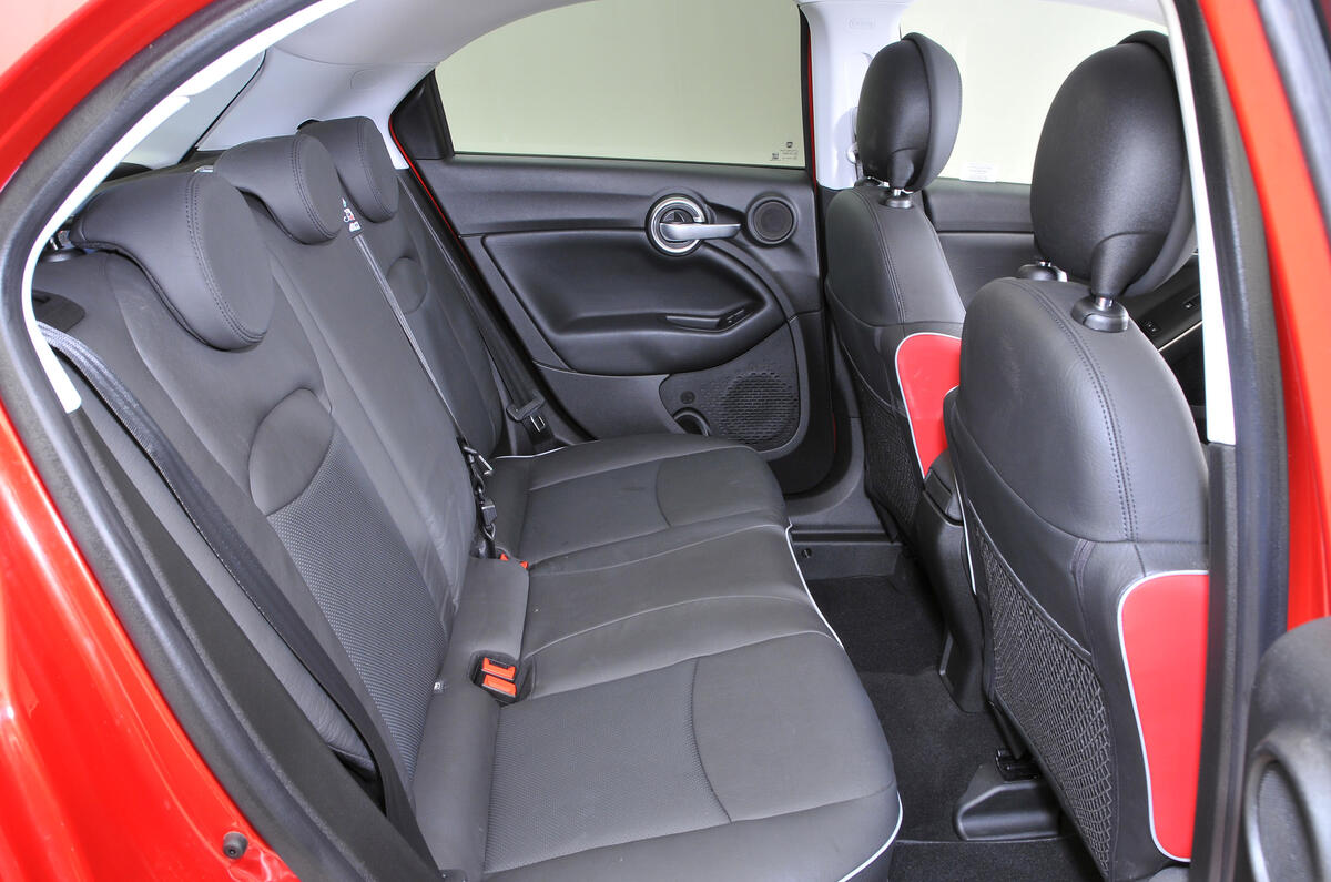 Fiat 500X rear seats