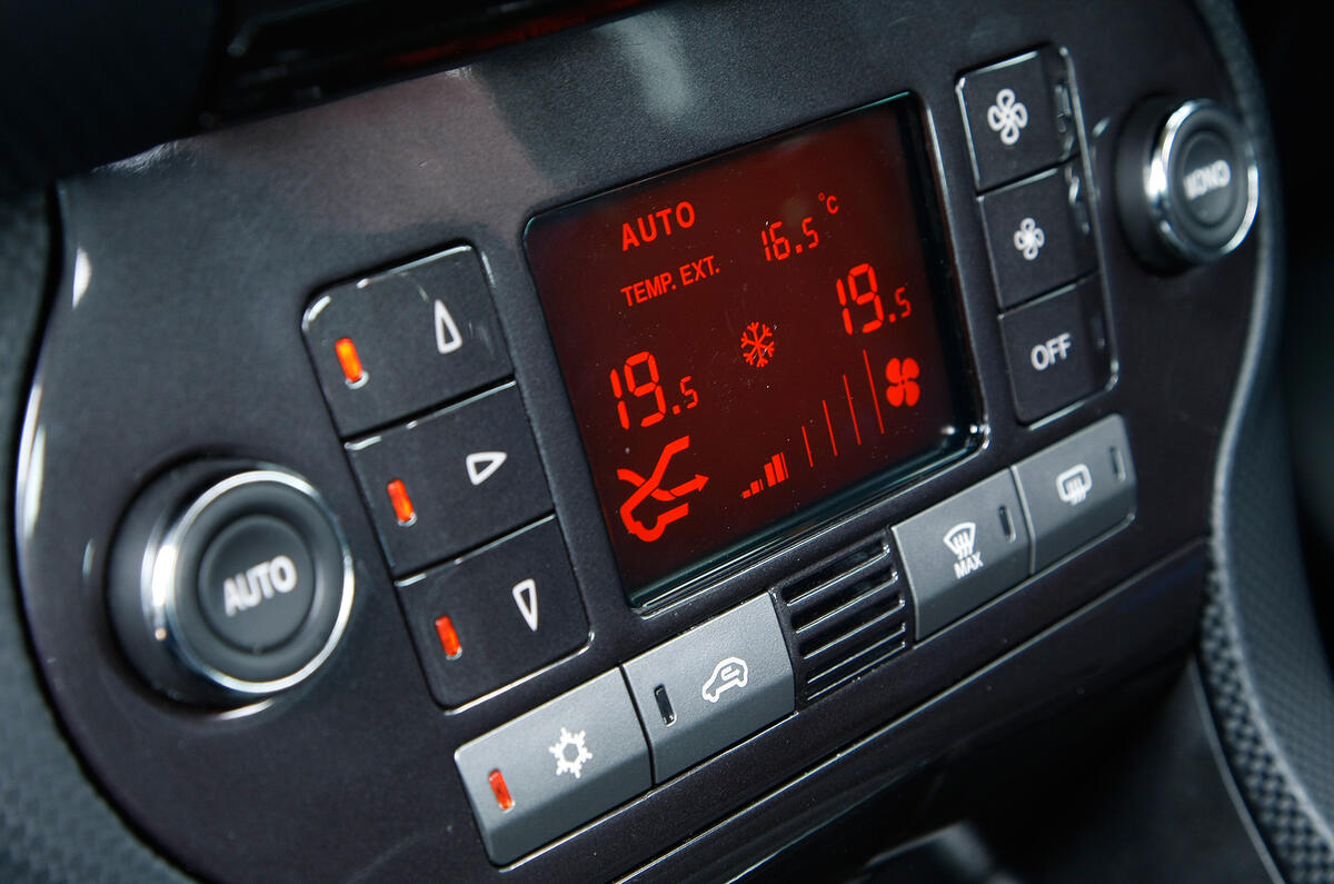 Fiat Bravo climate control switchgear