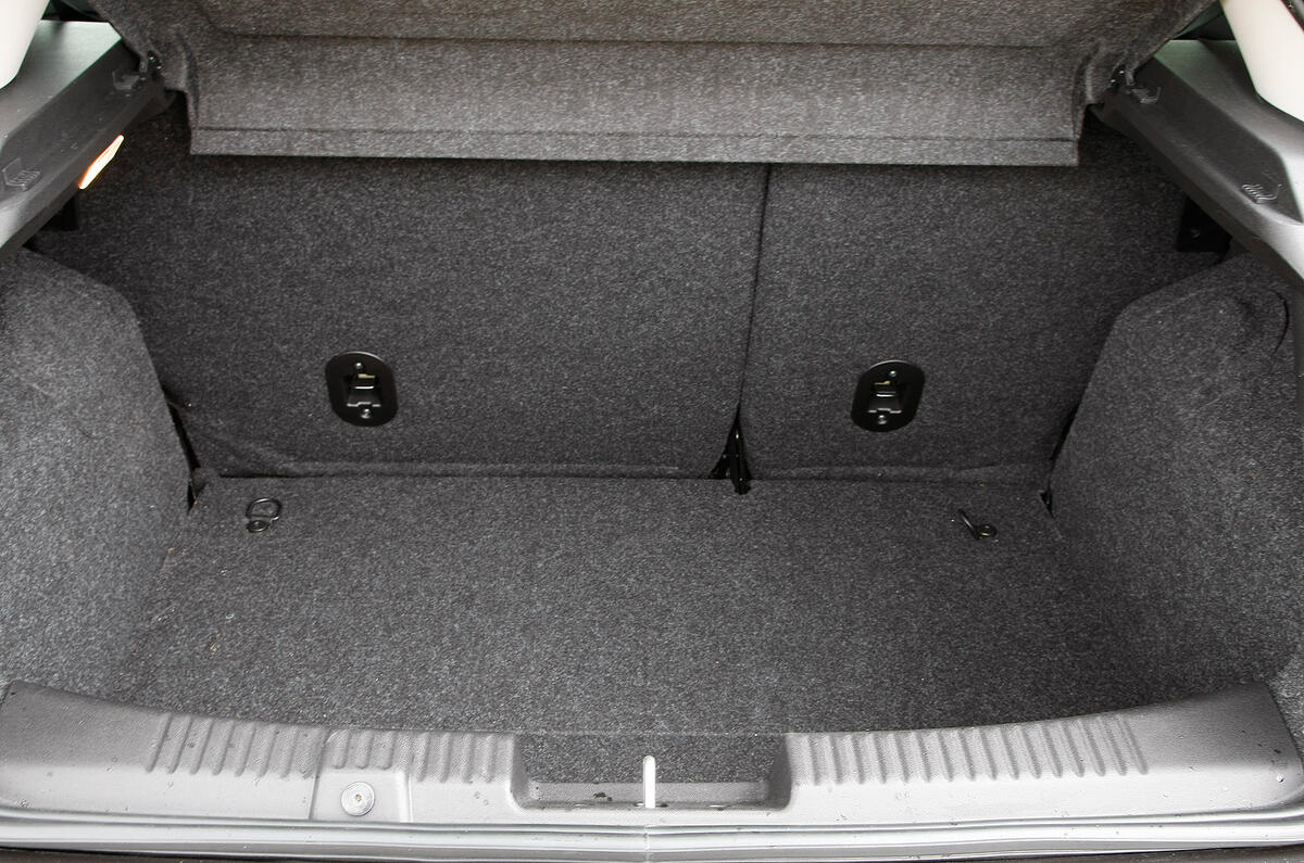 Fiat Bravo boot space