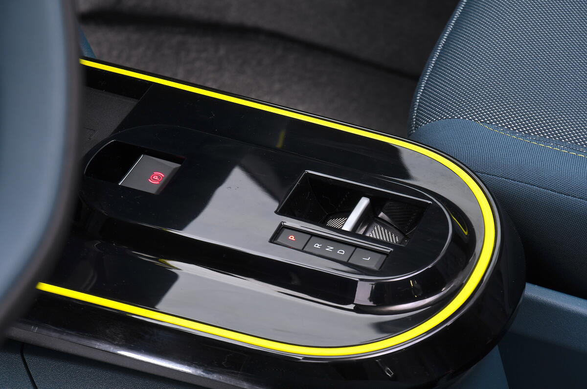 Fiat Panda Hybrid 2025 jb20250520 9689