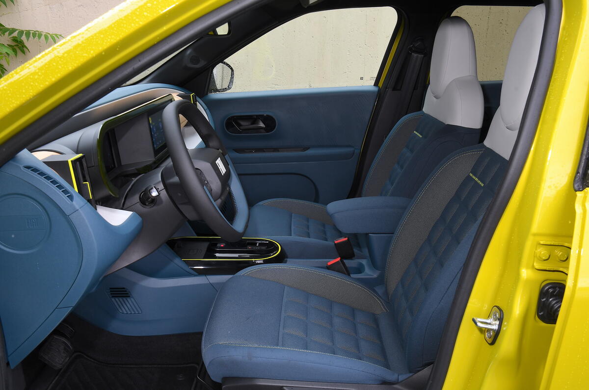 Fiat Panda Hybrid 2025 jb20250520 9695