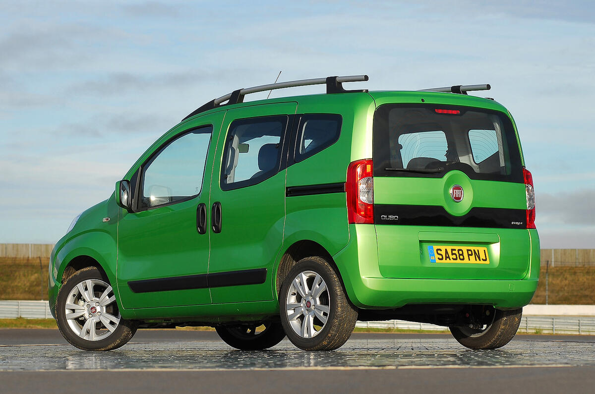 Fiat Qubo rear quarter