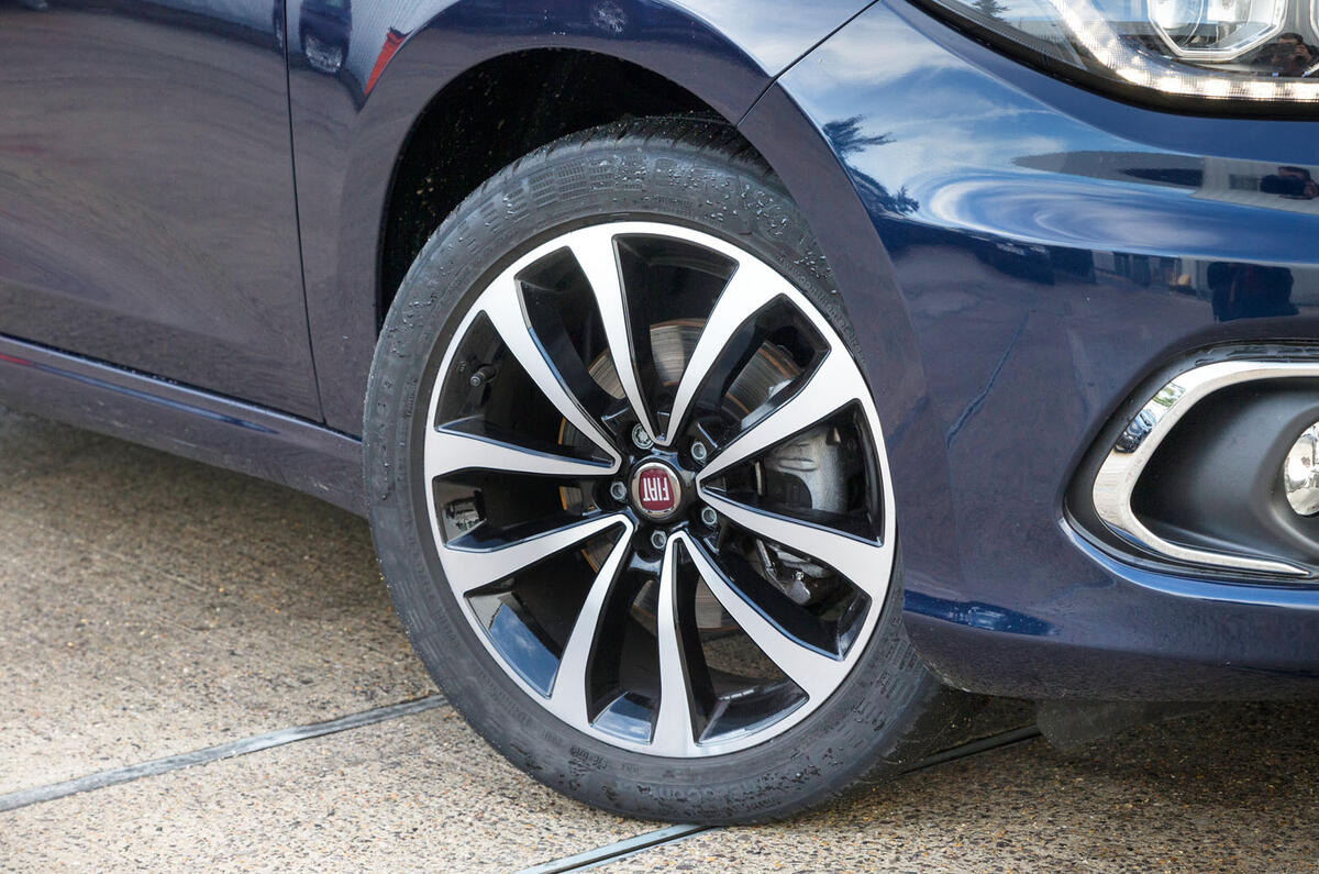 17in Fiat Tipo alloy wheels