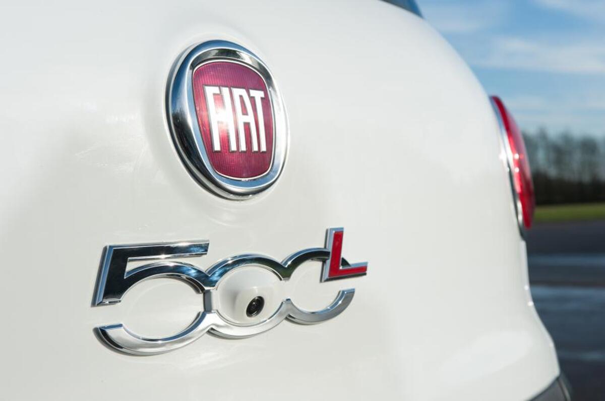 Fiat 500L badging
