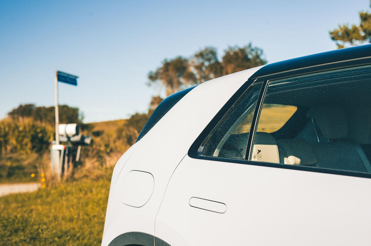 Firefly review 2025 007