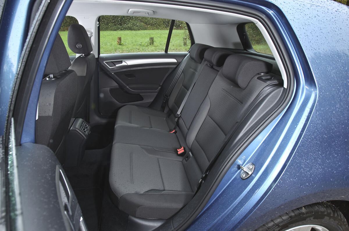 Comparison: Ford Focus versus Volkswagen Golf