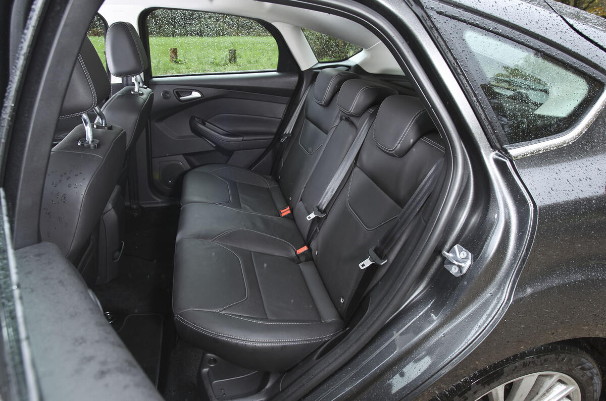 Comparison: Ford Focus versus Volkswagen Golf