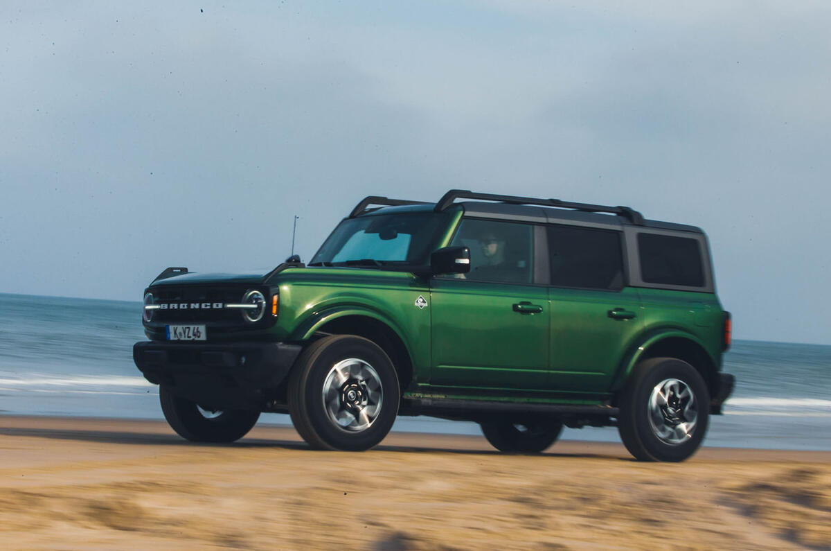 ford bronco 2023 review 004 panning ford bronco 2023 review 004 panning