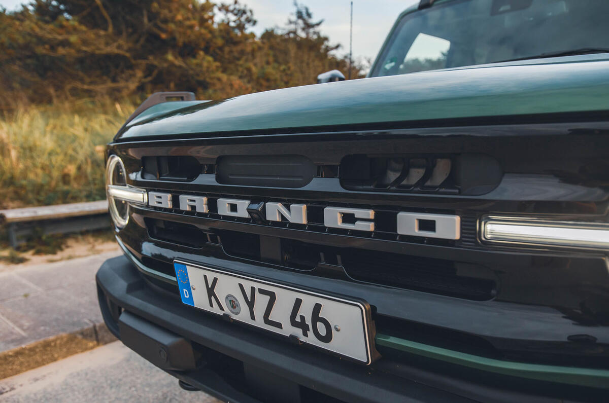 ford bronco 2023 review 006 badge ford bronco 2023 review 006 badge