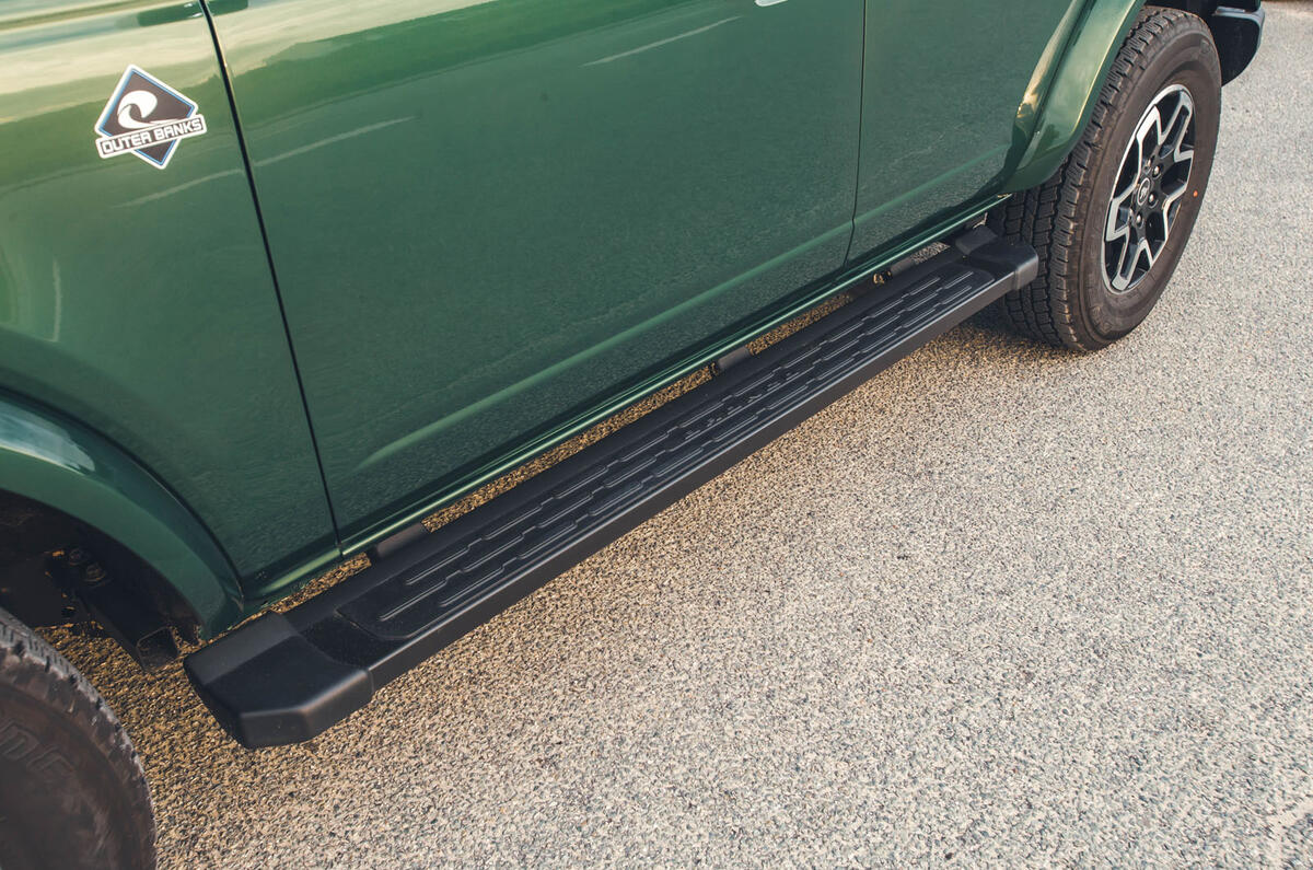 ford bronco 2023 review 009 side step ford bronco 2023 review 009 side step