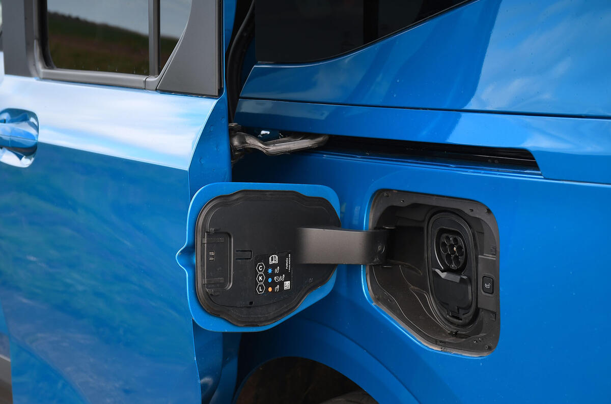 Ford E Tourneo Courier review 2026 006