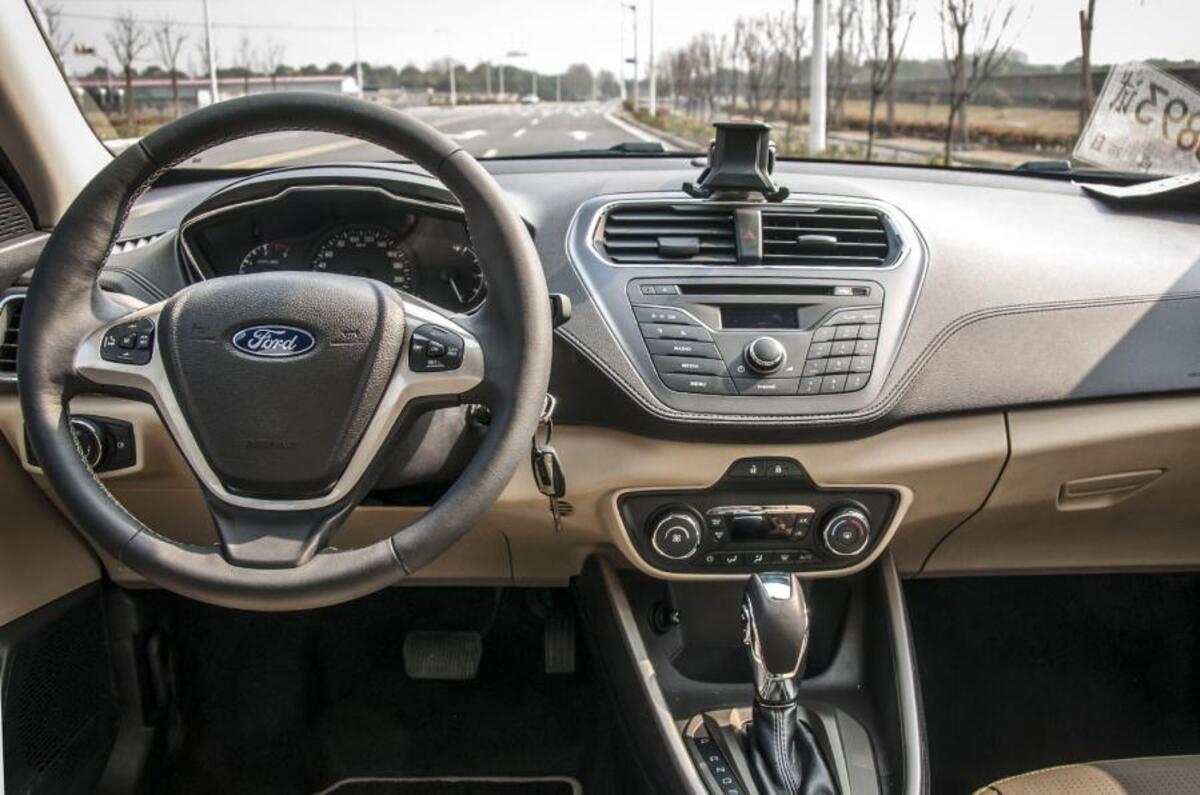 Ford Escort dashboard