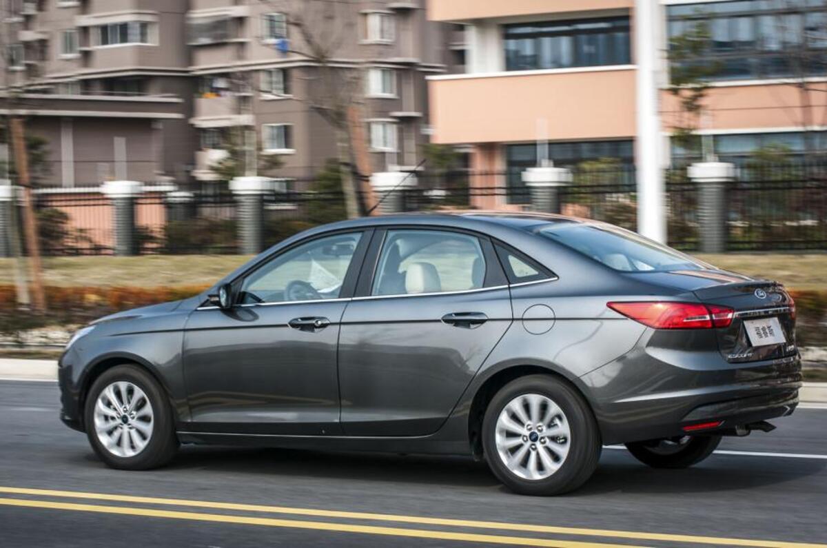 £12,735 Ford Escort